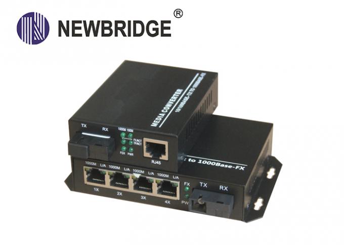 norme de Sc de convertisseur de 10 100 médias de 1000M Gigabit Ethernet avec le commutateur de 4 ports